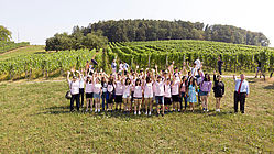 B.H.M.S. Students visit a vineyard 